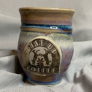 Montana glazed mug signed by Chris Pragnell.